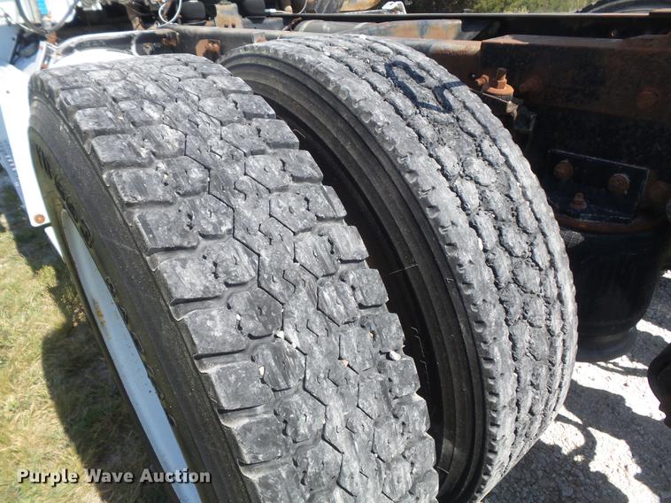 image for item DB6403 1994 Freightliner FLD semi truck