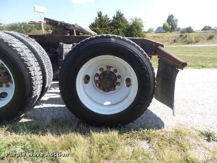 image for item DB6403 1994 Freightliner FLD semi truck