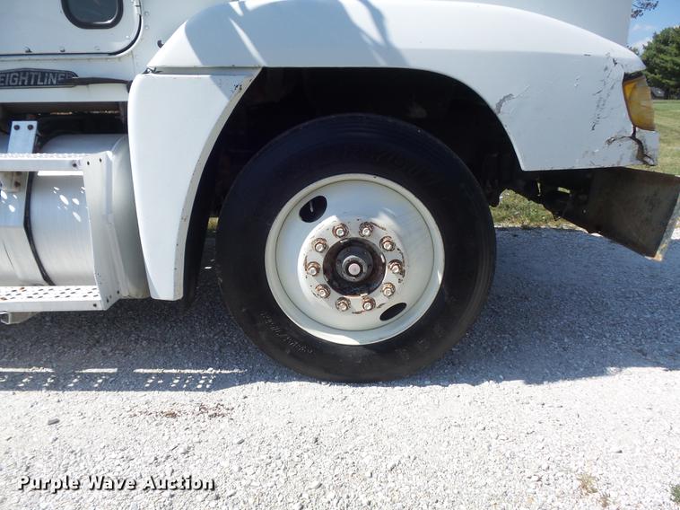 image for item DB6403 1994 Freightliner FLD semi truck