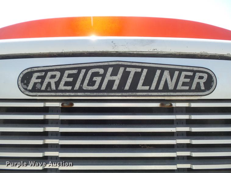 image for item DB6403 1994 Freightliner FLD semi truck