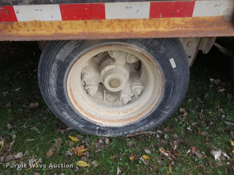 image for item DB8101 1993 Trail King equipment trailer