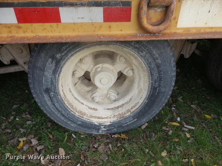 image for item DB8101 1993 Trail King equipment trailer