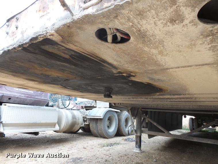 image for item DB8102 2000 Wabash dry van trailer