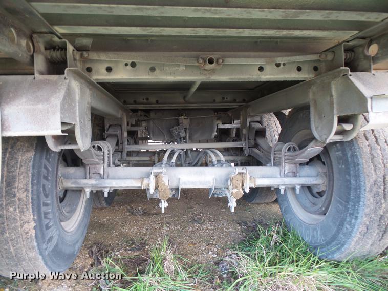 image for item DB8102 2000 Wabash dry van trailer