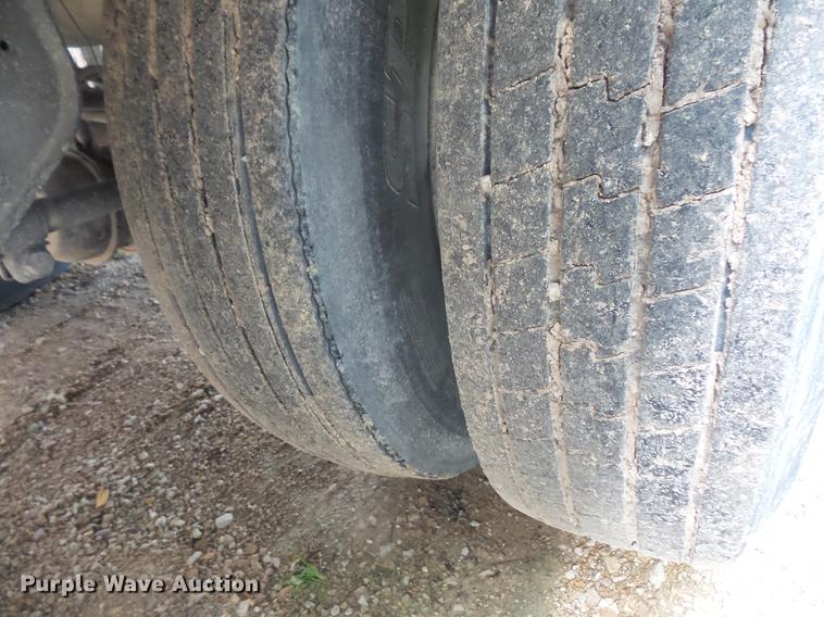 image for item DB8102 2000 Wabash dry van trailer