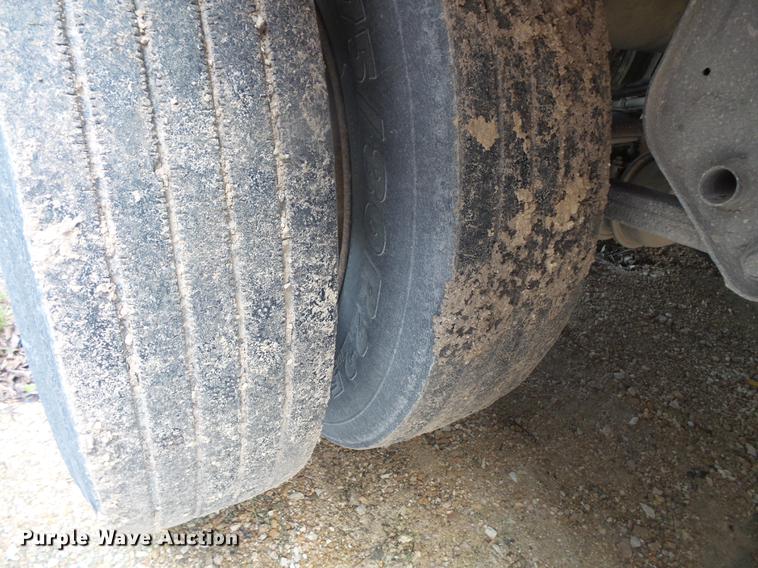 image for item DB8102 2000 Wabash dry van trailer