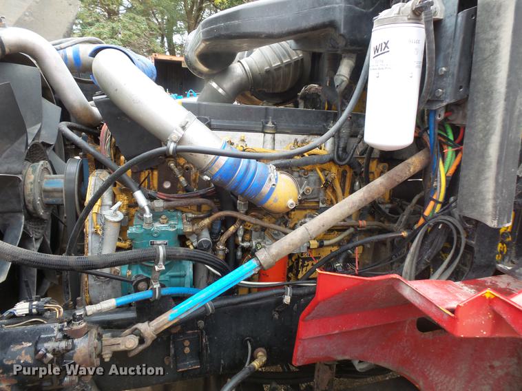 image for item DB8103 2006 International 9400i semi truck