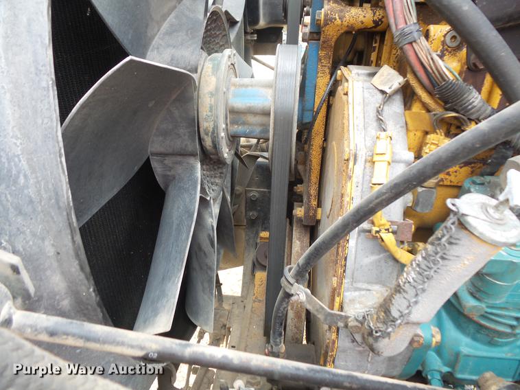 image for item DB8103 2006 International 9400i semi truck