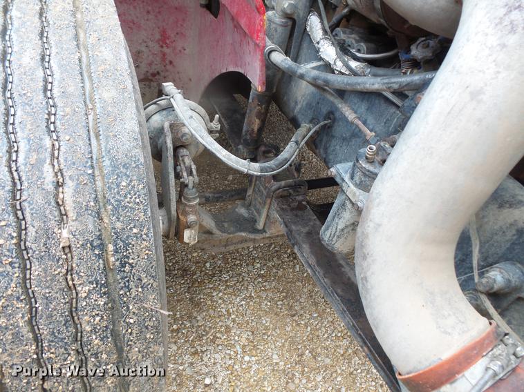 image for item DB8103 2006 International 9400i semi truck