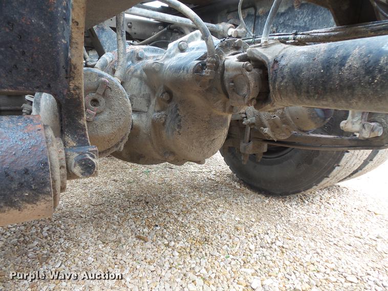 image for item DB8103 2006 International 9400i semi truck