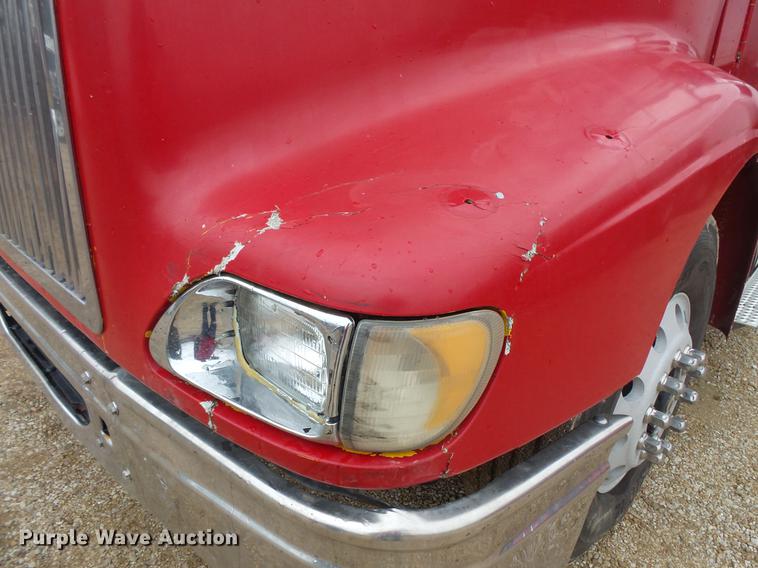 image for item DB8103 2006 International 9400i semi truck