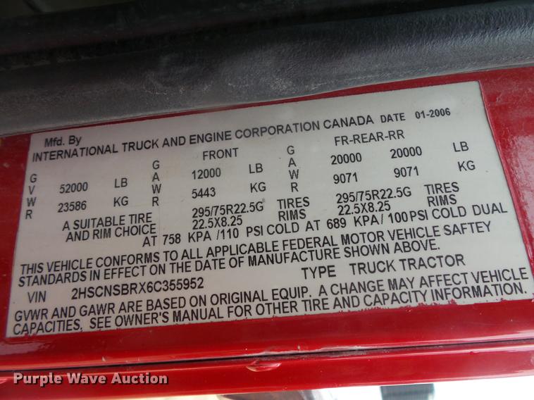 image for item DB8103 2006 International 9400i semi truck