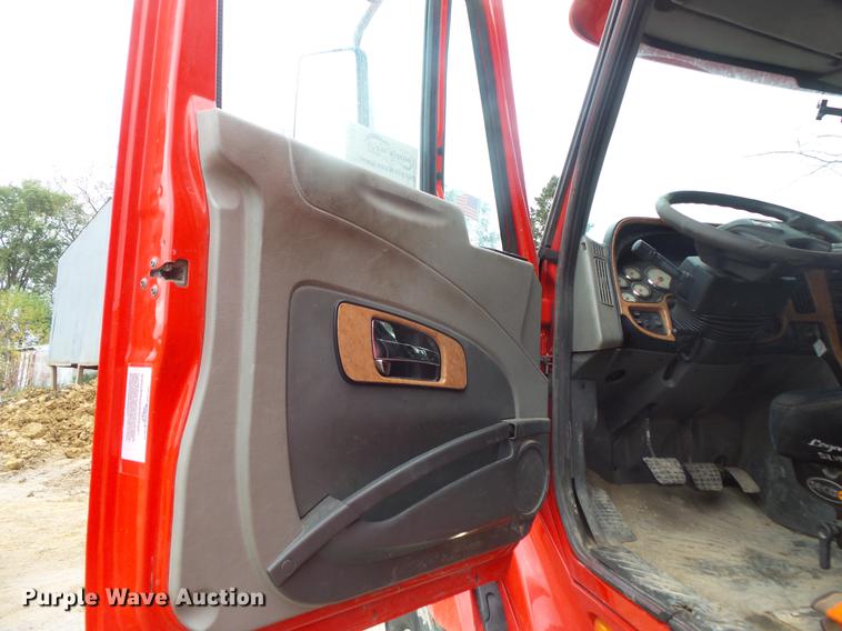 image for item DB8104 2013 International ProStar semi truck