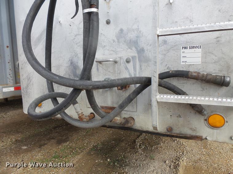 image for item DB8105 1996 Steco walking floor trailer