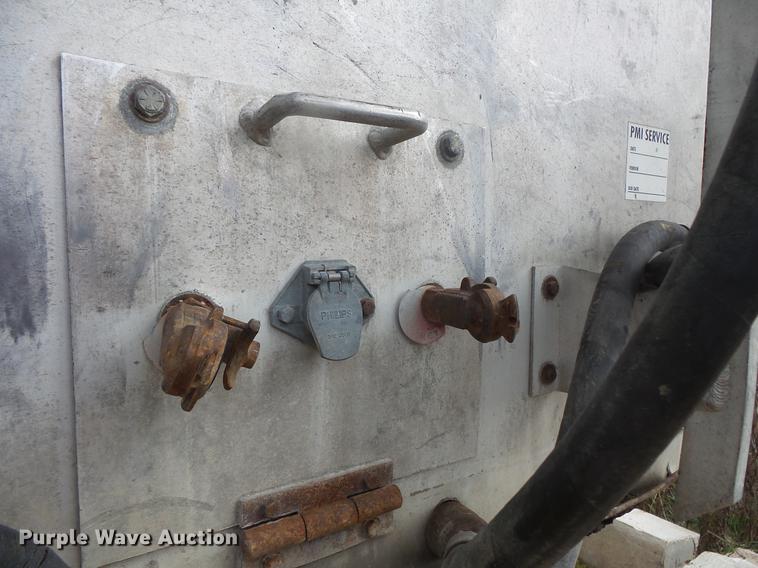 image for item DB8105 1996 Steco walking floor trailer