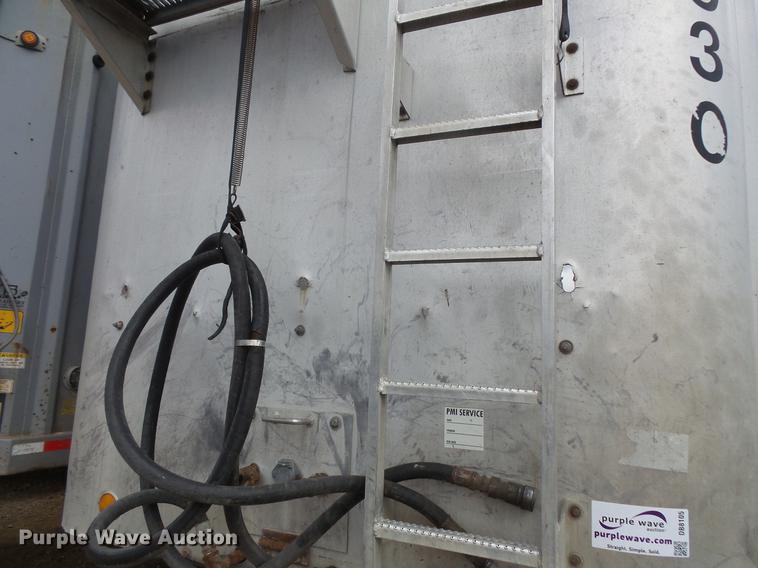 image for item DB8105 1996 Steco walking floor trailer