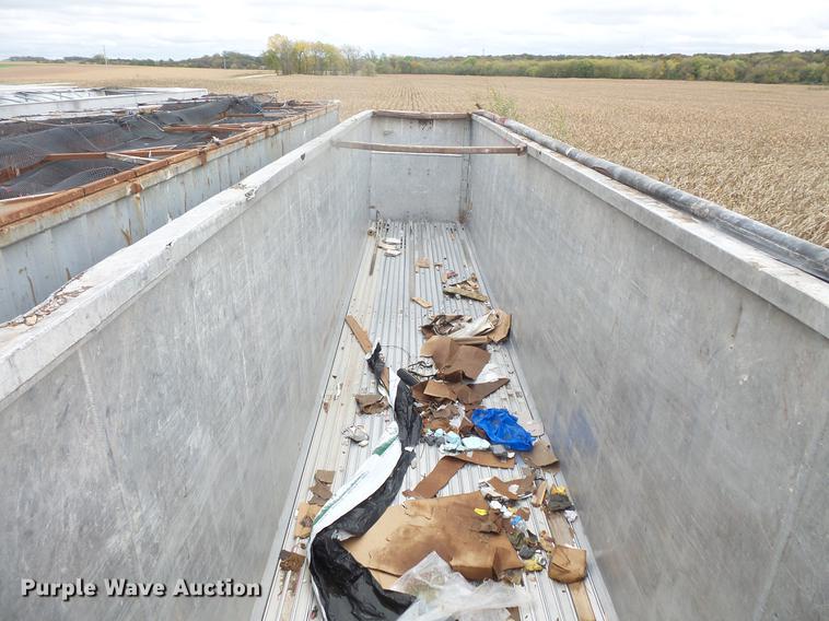 image for item DB8105 1996 Steco walking floor trailer