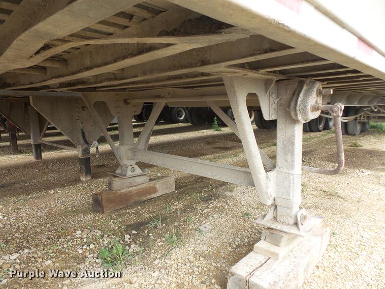 image for item DB8105 1996 Steco walking floor trailer