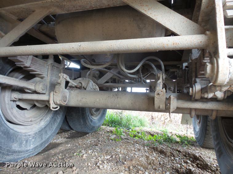 image for item DB8105 1996 Steco walking floor trailer