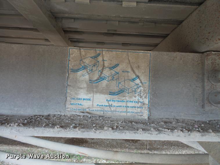 image for item DB8105 1996 Steco walking floor trailer