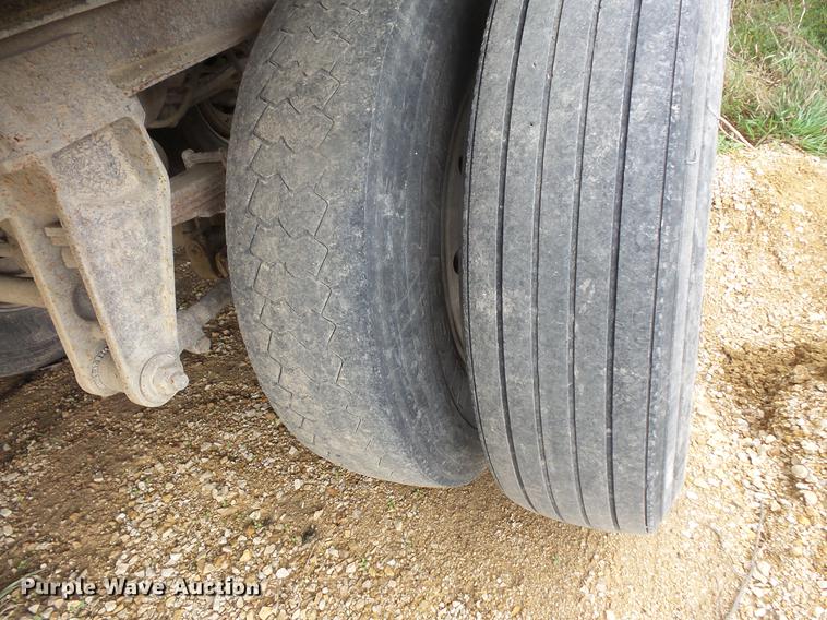 image for item DB8105 1996 Steco walking floor trailer