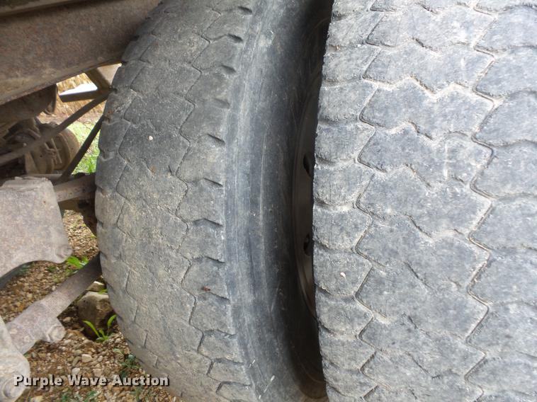 image for item DB8105 1996 Steco walking floor trailer