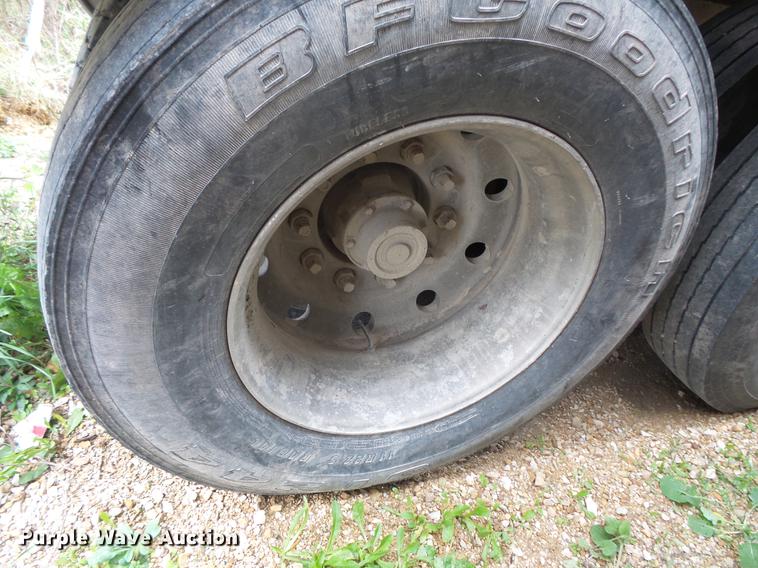 image for item DB8105 1996 Steco walking floor trailer