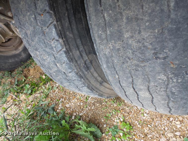 image for item DB8105 1996 Steco walking floor trailer