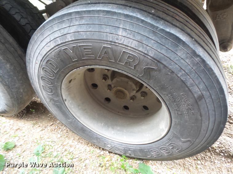 image for item DB8105 1996 Steco walking floor trailer