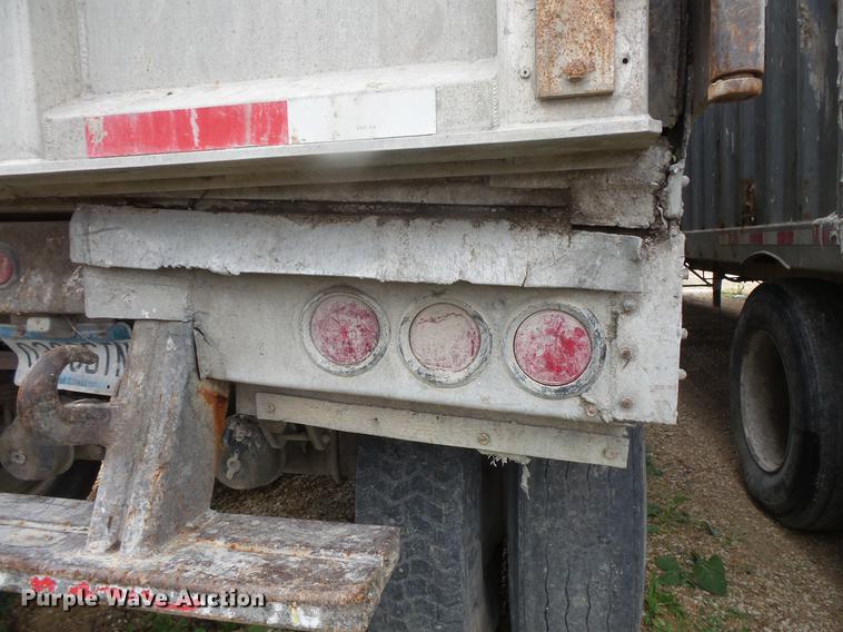 image for item DB8105 1996 Steco walking floor trailer