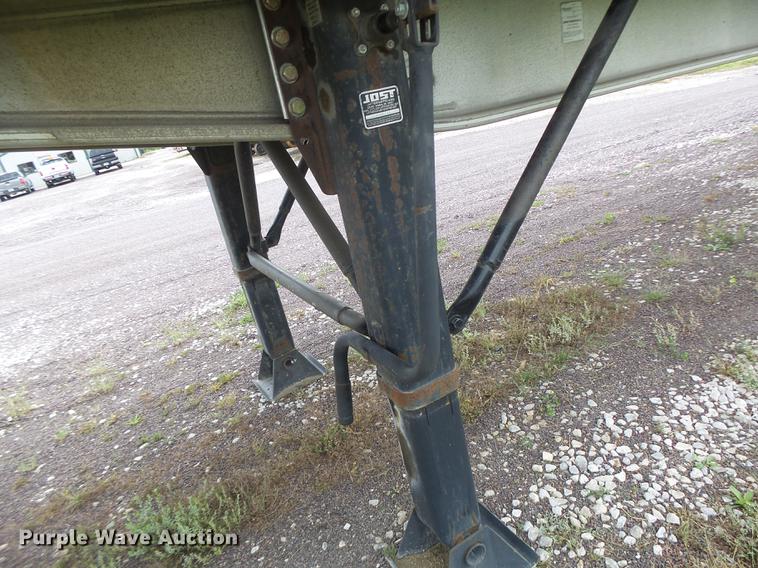 image for item DB9997 1990 East flatbed trailer