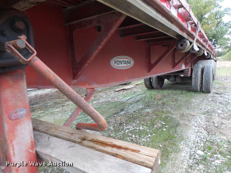image for item DB9999 1997 Fontaine flatbed trailer