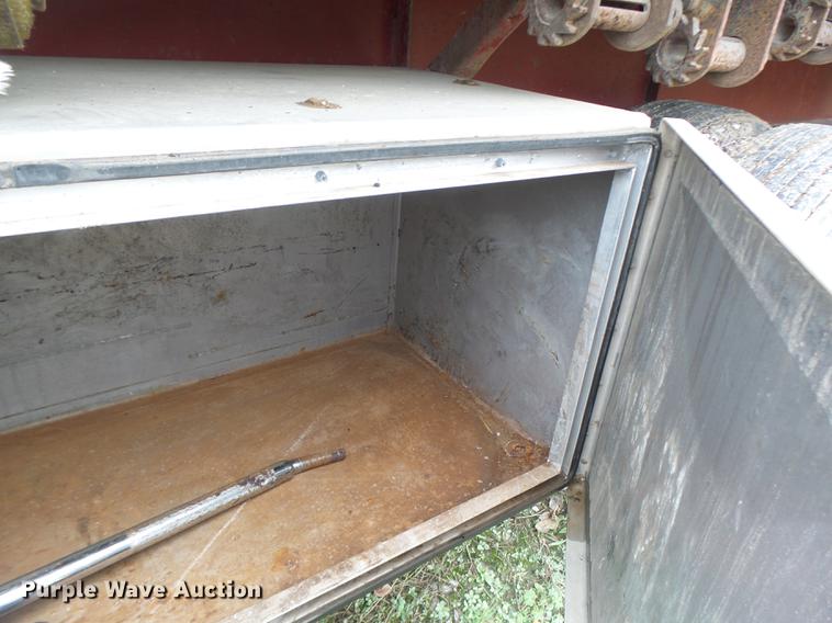 image for item DB9999 1997 Fontaine flatbed trailer