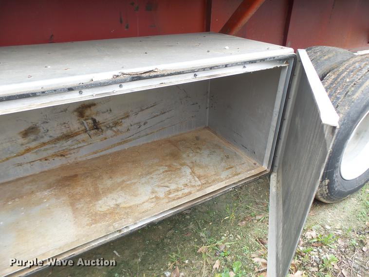 image for item DB9999 1997 Fontaine flatbed trailer