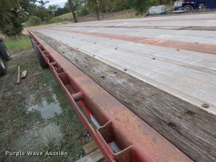 image for item DB9999 1997 Fontaine flatbed trailer
