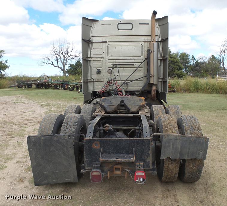 image for item DC3800 1998 Volvo VNL64T semi truck