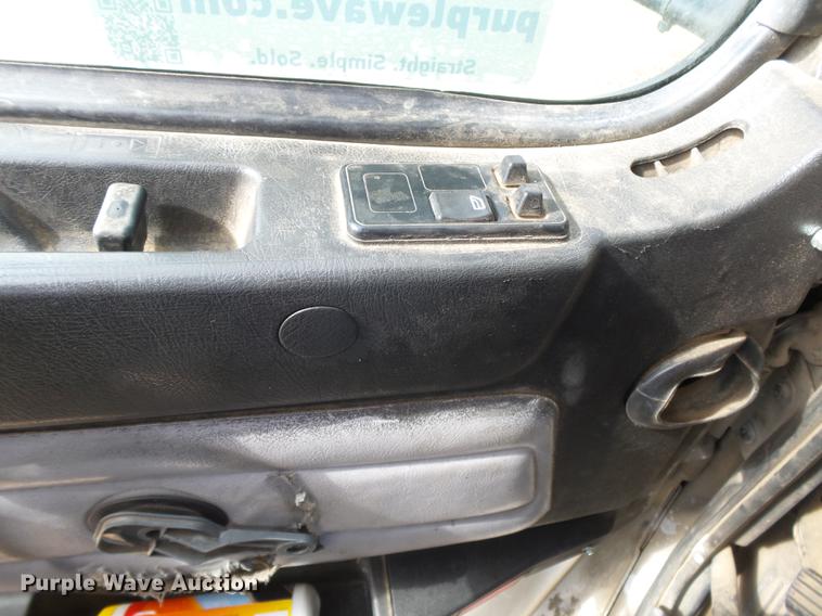 image for item DC3800 1998 Volvo VNL64T semi truck