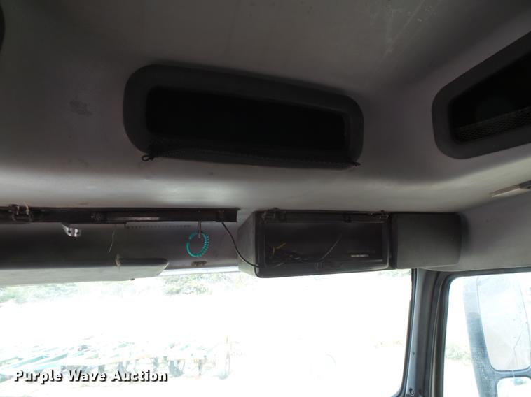 image for item DC3800 1998 Volvo VNL64T semi truck