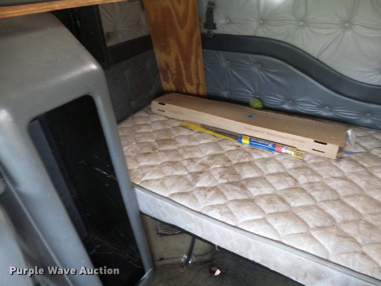 image for item DC3800 1998 Volvo VNL64T semi truck