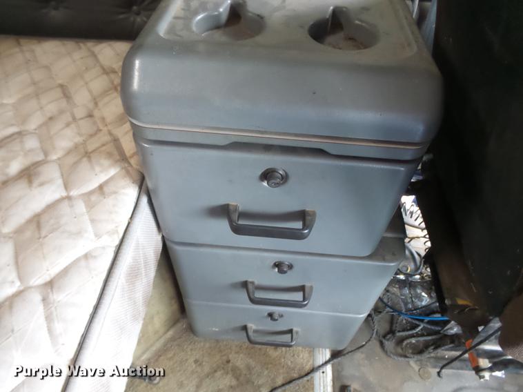 image for item DC3800 1998 Volvo VNL64T semi truck