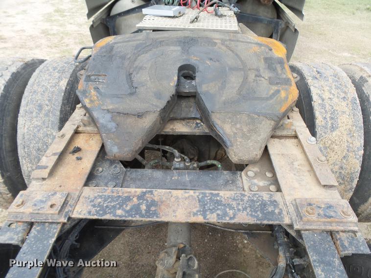 image for item DC3800 1998 Volvo VNL64T semi truck