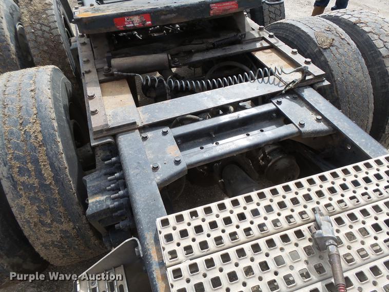 image for item DC3800 1998 Volvo VNL64T semi truck