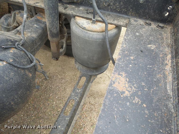 image for item DC3800 1998 Volvo VNL64T semi truck