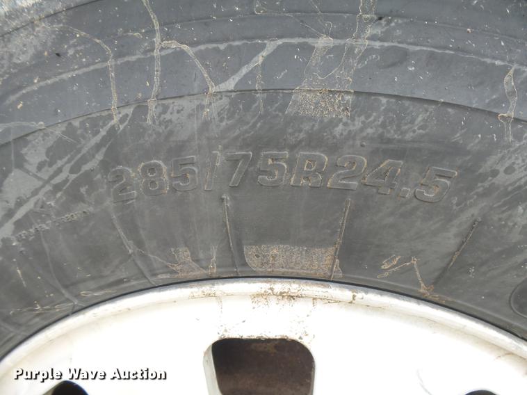 image for item DC3800 1998 Volvo VNL64T semi truck