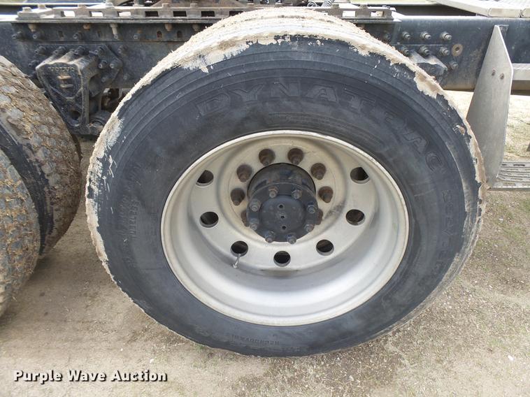 image for item DC3800 1998 Volvo VNL64T semi truck