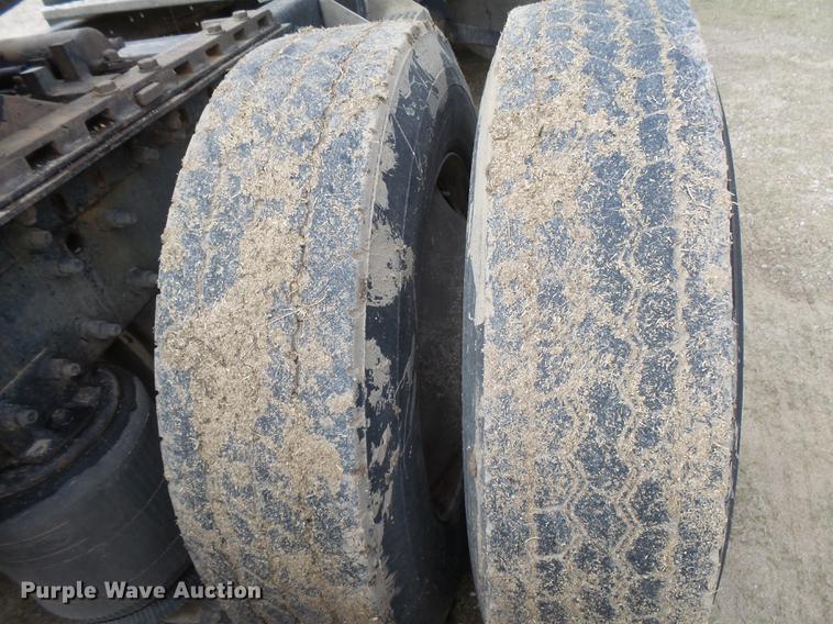 image for item DC3800 1998 Volvo VNL64T semi truck