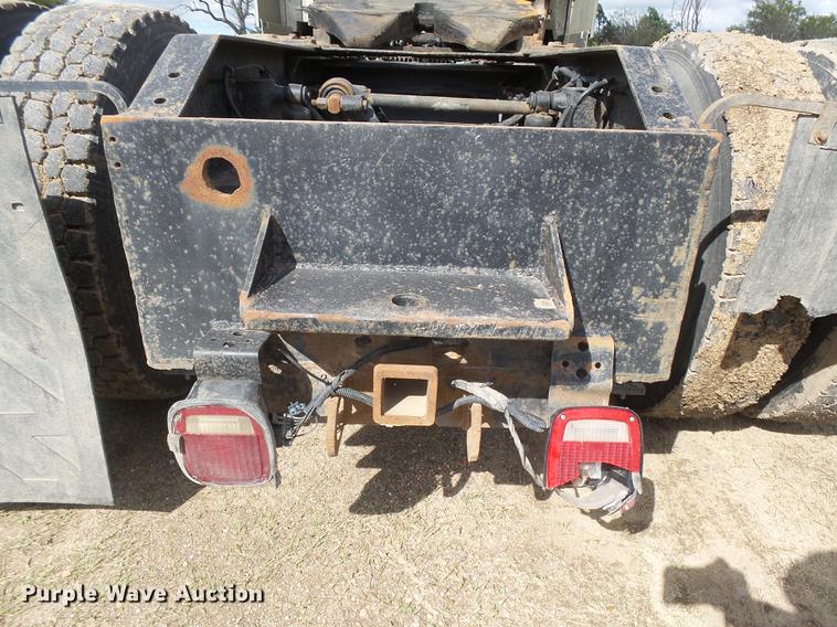 image for item DC3800 1998 Volvo VNL64T semi truck