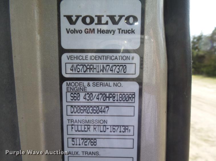 image for item DC3800 1998 Volvo VNL64T semi truck