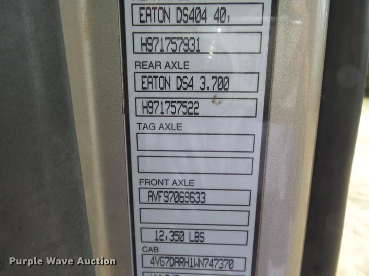 image for item DC3800 1998 Volvo VNL64T semi truck