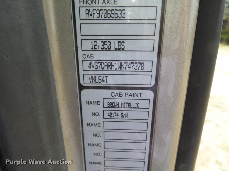 image for item DC3800 1998 Volvo VNL64T semi truck